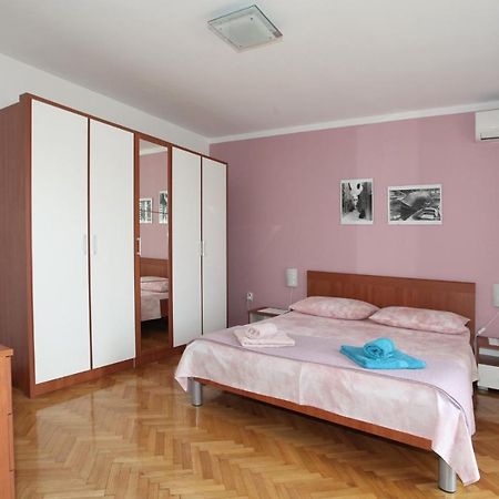 Apartments Madona Pag Town Exterior photo